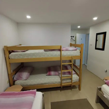 And Lena Hostel Mostar