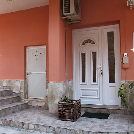 And Lena Hostel Mostar