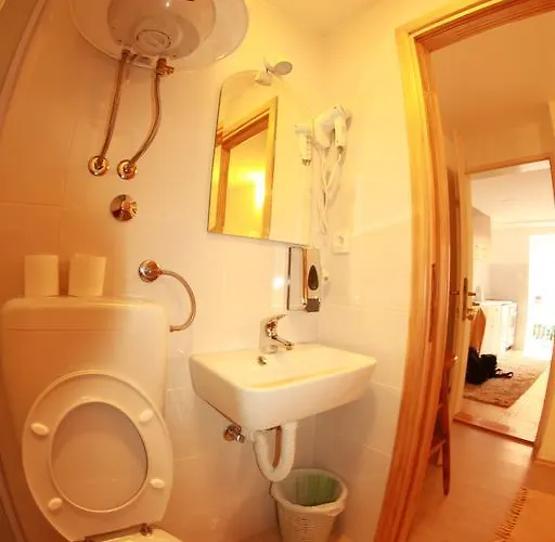 Hostel And Lena Μόσταρ